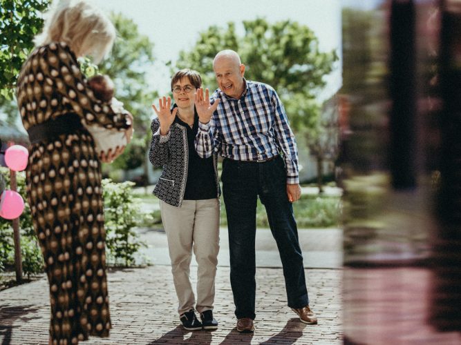 Afbeelding bij Fotoserie deel 11: Op (k)raambezoek