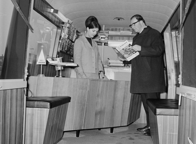 Afbeelding bij In de tijdmachine: 1967 - Mobiel reisbureau