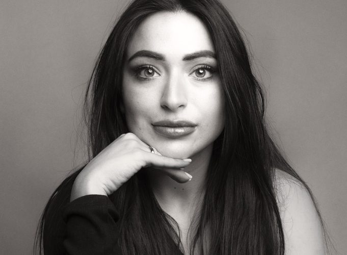 Afbeelding bij 'Ik ben nog  nooit zo kwetsbaar  geweest' <h5>Interview met Lale Gül</h5>