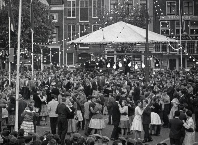 Afbeelding bij In de tijdmachine <h5>1960: Volksbal Neude</h5>
