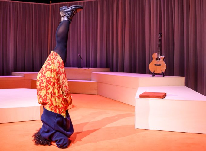 Afbeelding bij Op je kop: in de flow met Meral Polat